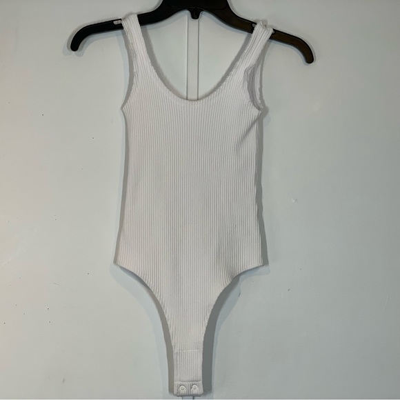 Vince Rib Scoop Back Bodysuit in Optic White - Picture 2 of 11
